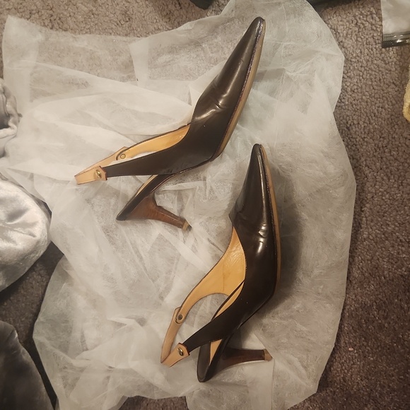 LOUIS VUITTON HEELS - Picture 4 of 8